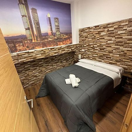 Apartamentos Deluxe Barajas Madrid Exterior foto