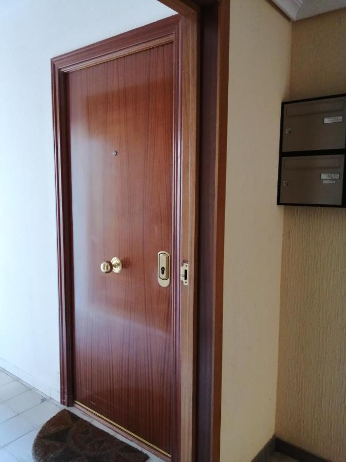 Apartamentos Deluxe Barajas Madrid Exterior foto