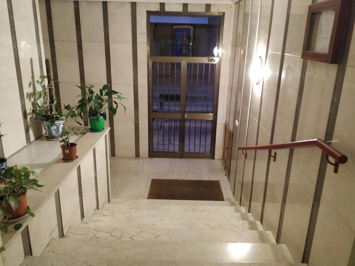 Apartamentos Deluxe Barajas Madrid Exterior foto