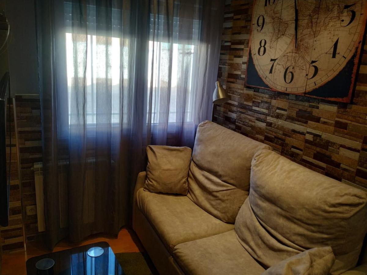 Apartamentos Deluxe Barajas Madrid Exterior foto